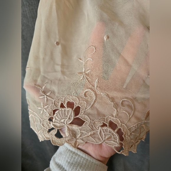 Coco Deal Japanese Chiffon Eyelet Off The Shoulders Blouse Tan Size 2 (US M) - Picture 5 of 7